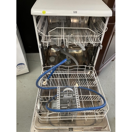 329 - HOTPOINT AQUARIUS FDM550 DISHWASHER - NEEDS NEW DRAINAGE PIPE