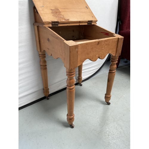 331 - PINE DESK ON TURNED LEGS - H33.5