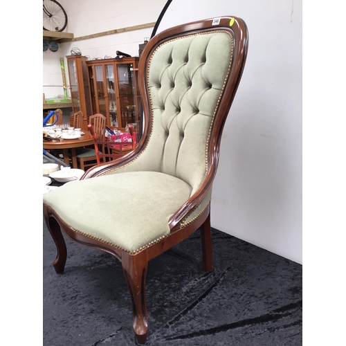 346 - REPRODUCTION QUEEN ANNE STYLE BUTTON BACKED BEDROOM CHAIR