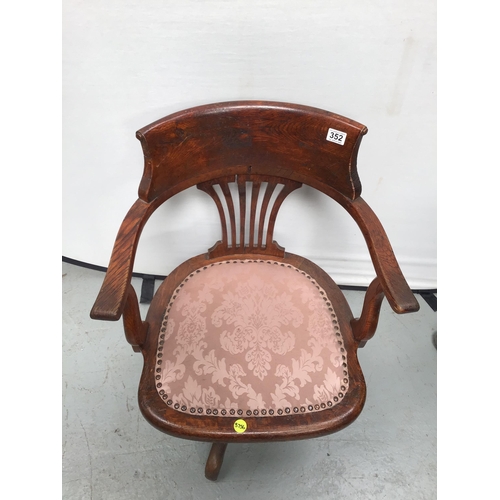 352 - VINTAGE OAK SWIVEL OFFICE CHAIR