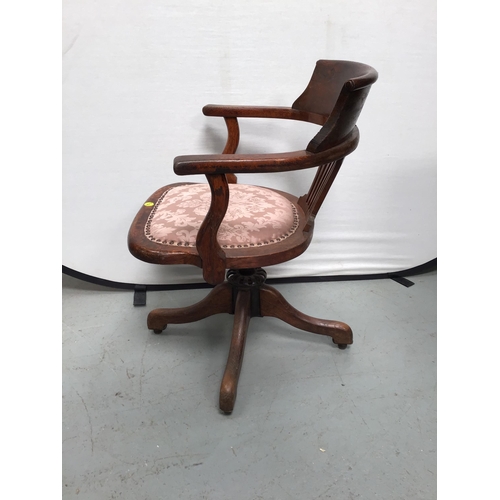 352 - VINTAGE OAK SWIVEL OFFICE CHAIR