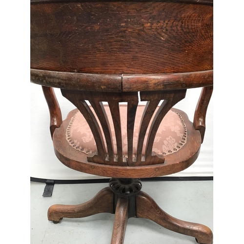 352 - VINTAGE OAK SWIVEL OFFICE CHAIR