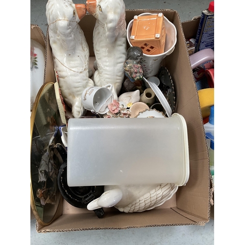 371 - 6 BOXES OF CHINA ETC TO INCLUDE TEAPOTS, VASES ETC
Update to lot - Electric knife withdrawn failed t... 