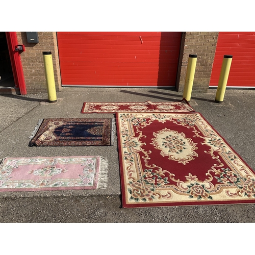 381 - 4 PATTERENED CARPETS
LARGE RED 91