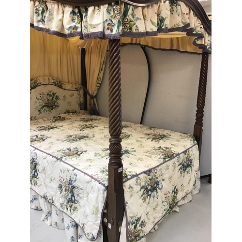 216 - MAHOGANY FRAMED FOUR POSTER BED WITH SPIRAL DECORATION TO PILLARS C/W FLY AWAY CORNICE AND MATERIAL ... 