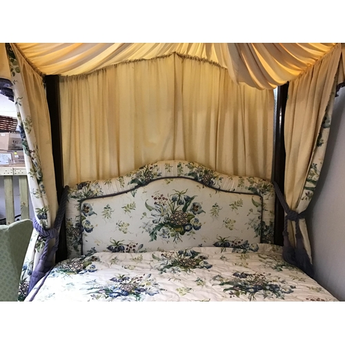 216 - MAHOGANY FRAMED FOUR POSTER BED WITH SPIRAL DECORATION TO PILLARS C/W FLY AWAY CORNICE AND MATERIAL ... 