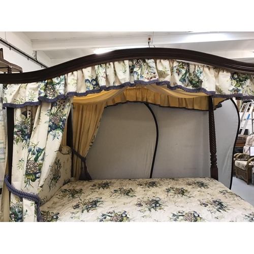 216 - MAHOGANY FRAMED FOUR POSTER BED WITH SPIRAL DECORATION TO PILLARS C/W FLY AWAY CORNICE AND MATERIAL ... 