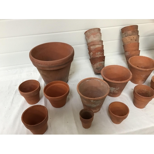 59 - BOX OF VINTAGE PLANT POTS