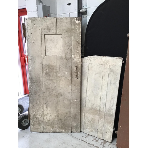 85 - 9 PERIOD WOODEN DOORS