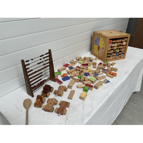 118 - SELECTION OF WOODEN CHILDRENS TOYS