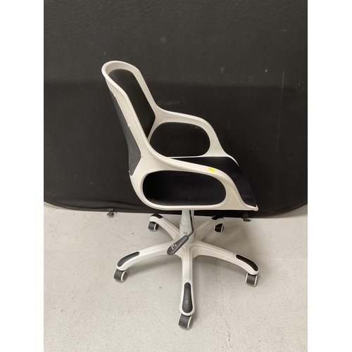 168 - REPRODUCTION RETRO SWIVEL OFFICE CHAIR