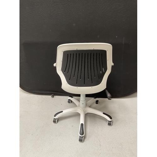 168 - REPRODUCTION RETRO SWIVEL OFFICE CHAIR