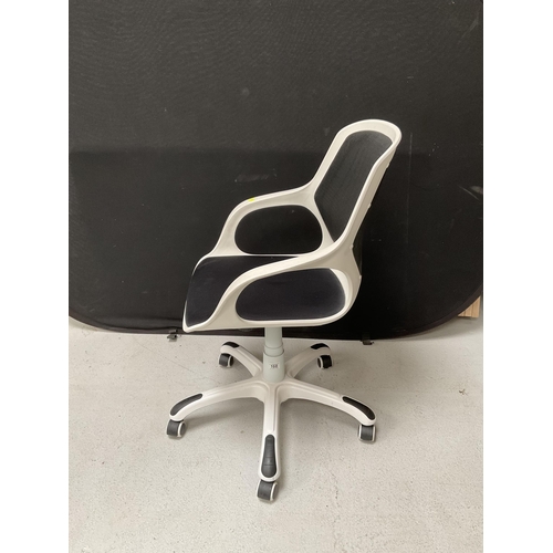 168 - REPRODUCTION RETRO SWIVEL OFFICE CHAIR