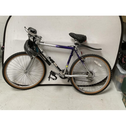 171 - CARRERA ALUMINIUM 7000 SERIES MOUNTAIN BIKE C/W SPARE SADDLE , MUD GUARDS, HELMET, PUMP ETC