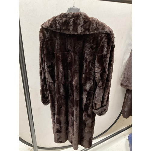 225 - CANADIAN FUR CO 3/4 LADIES FUR COAT AND CANADIAN FUR CO FUR SHOAL AND FURTHER FUR SHOAL