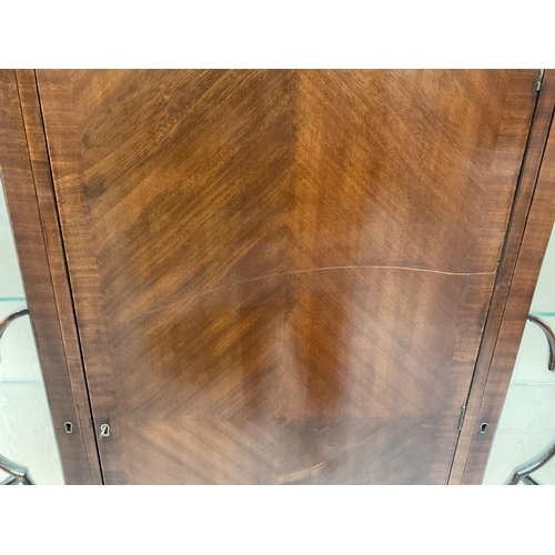 272 - SIDE BY SIDE MAHOGANY DISPLAY CABINET ON BALL AND CLAW FEET A/F GLASS MISSING ON ONE SIDE - H51