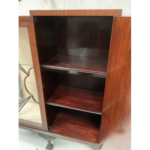 272 - SIDE BY SIDE MAHOGANY DISPLAY CABINET ON BALL AND CLAW FEET A/F GLASS MISSING ON ONE SIDE - H51