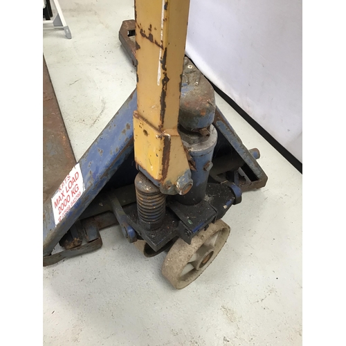 281 - VINTAGE HYDRAULIC PALLET TRUCK A/F - NOT WORKING