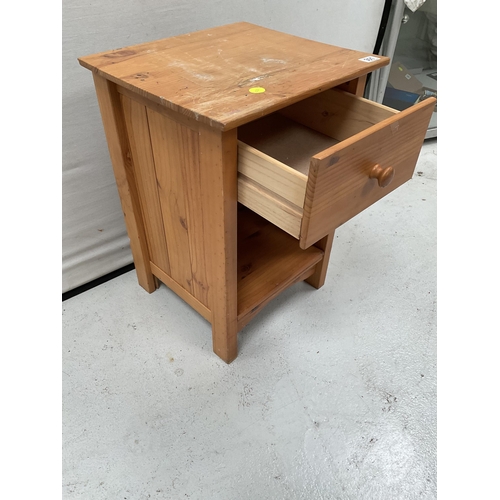 301 - MODERN PINE BEDSIDE - H 24