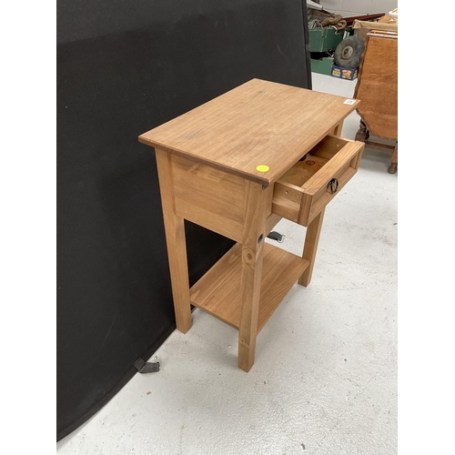 304 - MODERN PINE SINGLE DRAWER BEDSIDE TABLE - H29