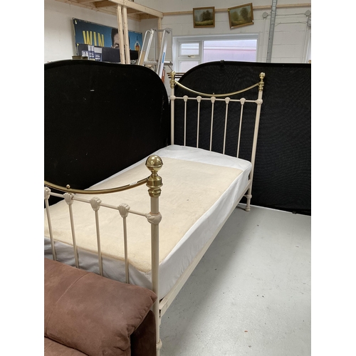 312 - REPRODUCTION BRASS & IRON VICTORIAN STYLE SINGLE BED C/W MATTRESS