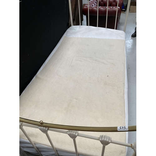 312 - REPRODUCTION BRASS & IRON VICTORIAN STYLE SINGLE BED C/W MATTRESS