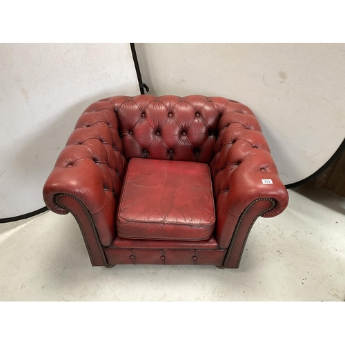 313 - RED LEATHER BUTTON BACKED CHESTERFIELD TUB CHAIR