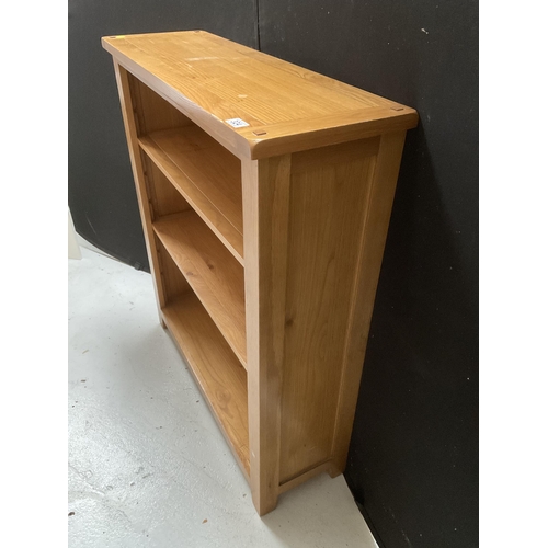 324 - MODERN OAK OPEN BOOKCASE WITH 3 SHELVES - H44