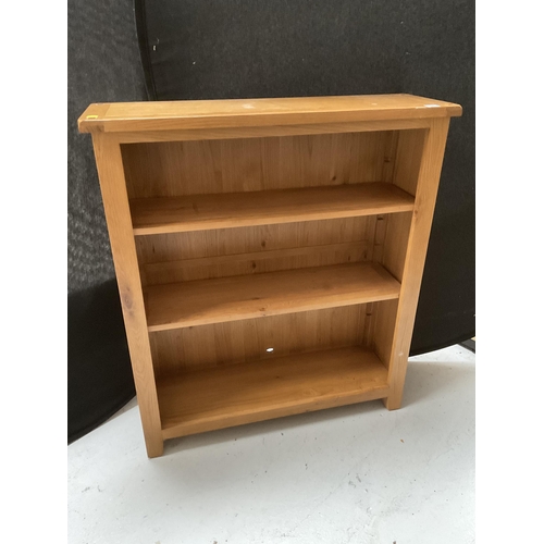 324 - MODERN OAK OPEN BOOKCASE WITH 3 SHELVES - H44