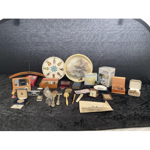 76 - BOX OF COLLECTABLES TO INCLUDE PETER RABBIT WEDGEWOOD, TRAVEL CLOCK, JEWELLERY BOX TO INCLUDE POCKET... 