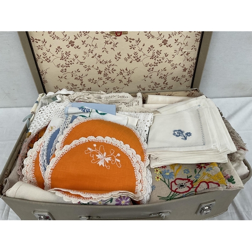 84 - 2 VINTAGE SUITCASES AND VINTAGE LINEN AND LACE
