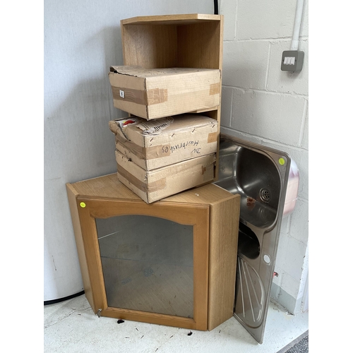 99 - GLAZED KITCHEN CORNER CABINET CORNER SHELVES, PORTABLE HAIR BRUSHES AND A STAINLESS STEEL SINK