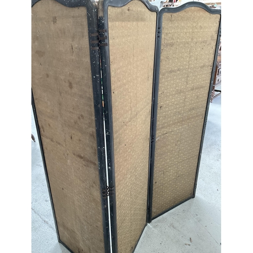 107 - VINTAGE 4 FOLD DRESSING SCREEN WITH SILK WORK PANNELS A/F W 92