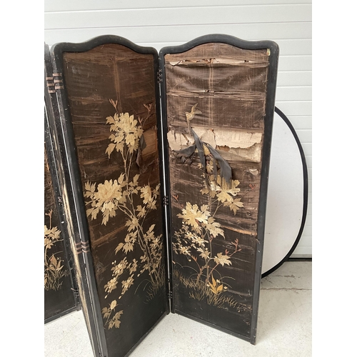 107 - VINTAGE 4 FOLD DRESSING SCREEN WITH SILK WORK PANNELS A/F W 92