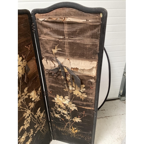 107 - VINTAGE 4 FOLD DRESSING SCREEN WITH SILK WORK PANNELS A/F W 92