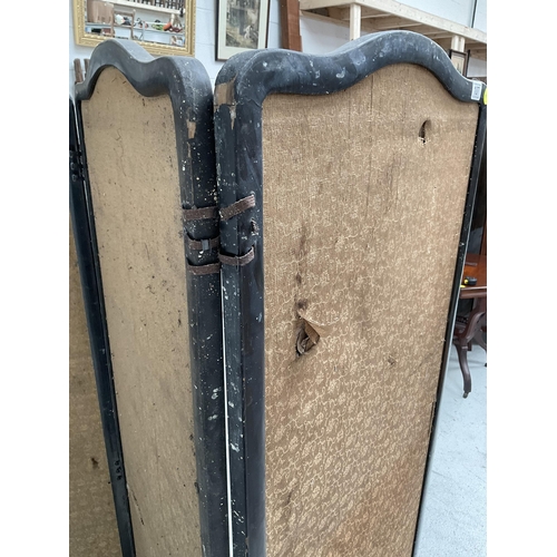 107 - VINTAGE 4 FOLD DRESSING SCREEN WITH SILK WORK PANNELS A/F W 92
