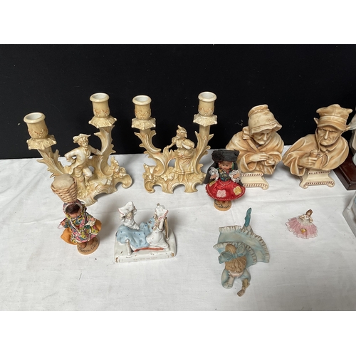 118 - BOX OF FIGURES TO INCLUDE YARDLEYS SOAP ADVERTISING FIGURES ETC