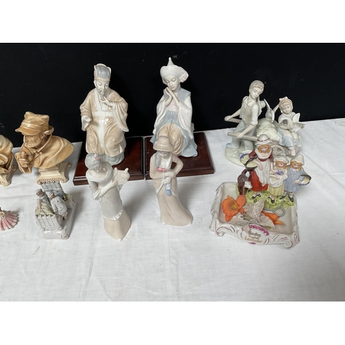 118 - BOX OF FIGURES TO INCLUDE YARDLEYS SOAP ADVERTISING FIGURES ETC