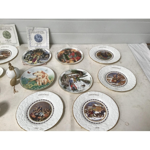 345 - BOX OF COLLECTABLES TO INC WADE WHIMSIES AYNSLEY PENDELFIN FIGURES WOODEN FIGURES ETC