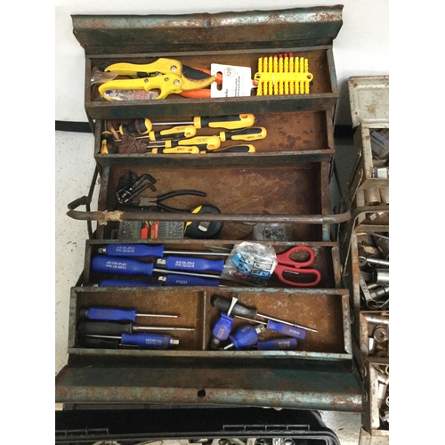 20 - 3 TOOLBOXES AND TOOLS