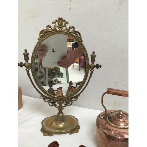 37 - BOX OF BRASS AND COPPER ITEMS TO INCLUDE BRASS SPIRIT KETTLE, FREE STANDING MIRROR, BELLOWS, COPPER ... 