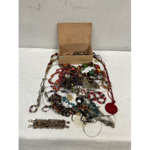 188 - QTY OF COSTUME JEWELLERY, NECKLACES ETC