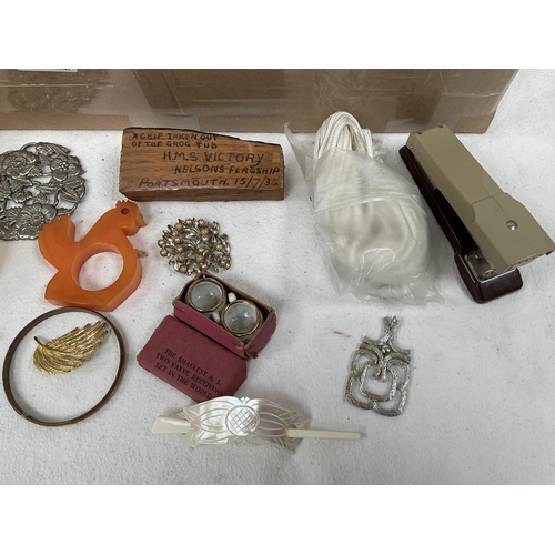 195 - QTY OF COSTUME JEWELLERY, COLLECTORS SPOONS ETC