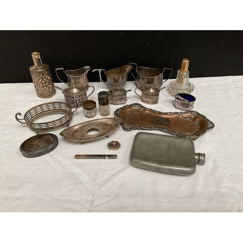 196 - QTY OF HMS AND SILVER PLATED ITEMS TO INCLUDE VICTORIAN PERFUME BOTTLE HIP FLASK ETC