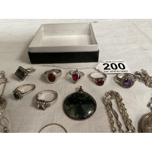 200 - QTY OF HMS JEWELLERY TO INCLUDE RINGS LOCKETS ETC