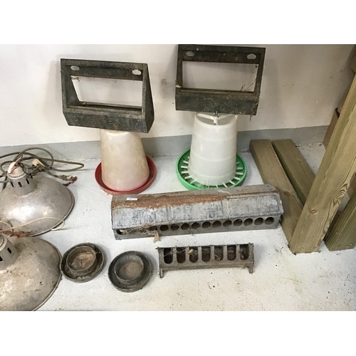 81 - BOX OF VINT GALVANISED FEEDERS, HEAT LAMP ETC