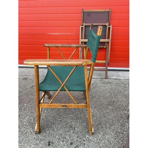 145 - 4 MATCHING GARDEN FOLDING CHAIRS WITH METAL SEATS AND BACKS COMPLETE WITH CUSHIONS AND A FOLDING DIR... 