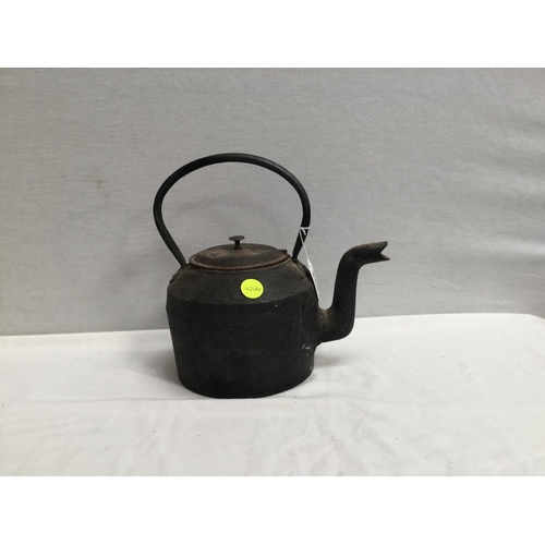 251 - VICTORIAN CAST IRON KETTLE H 11