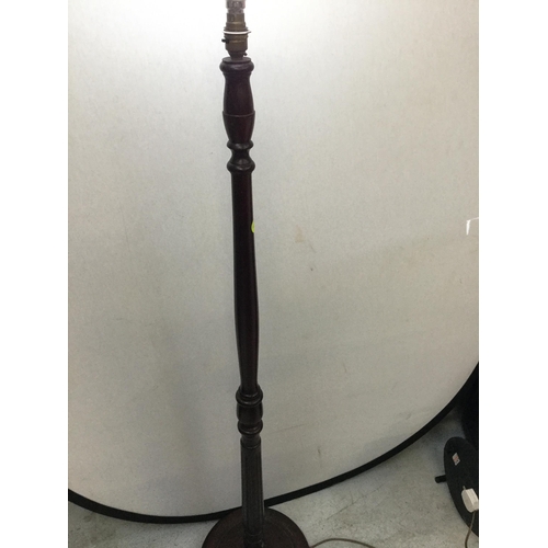 286 - MODERN MAHOGANY STANDARD LAMP( NO SHADE) H 59