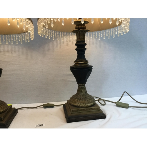 289 - PAIR OF GOOD QAULITY REPRODUCTION TABLE LAMPS COMPLETE WITH SHADES AND DROPPERS H 27